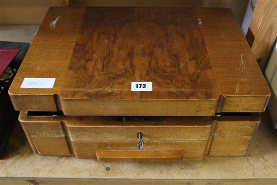 Walnut cased canteen of Kings pattern flatware and other further loose cutlery(-)